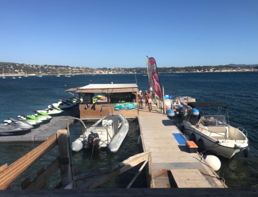 BANDOL SPORTS NAUTIQUES : Jet ski – Parachute ascensionnel – Bouée tractée