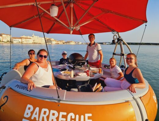 BARBECUE BOAT
