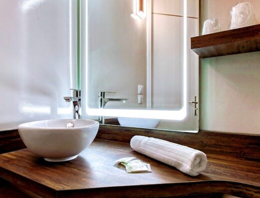 Brit Hotel Confort Pau Lons