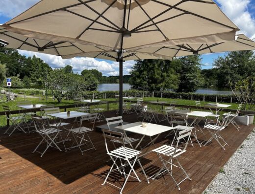 Café Au Coeur Du Lac