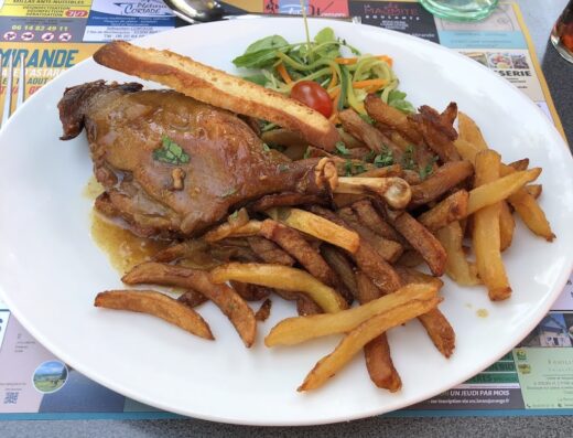 Café des sports, bistro “Chez Vincent”