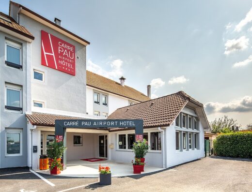 CARRÉ PAU AIRPORT HOTEL