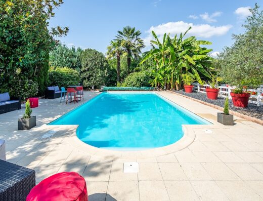 CARRÉ PAU AIRPORT HOTEL