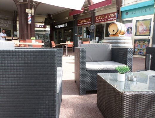 Cavazur cave à vins, bar à vins terrasse.