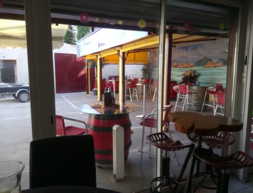 Cave et bar à vins, bières et whiskies – Eyguières