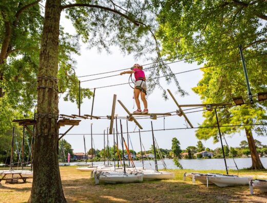 Evad’Sport – Base de loisirs de plein air (accrobranche, activités nautiques)