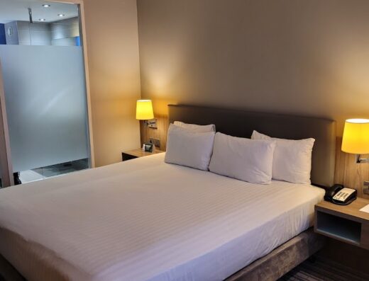 Holiday Inn London – West