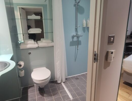 Holiday Inn London – West