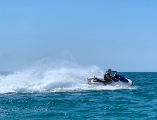 Jet Paddle Gliss/location jet ski avec permis bateau uniquement