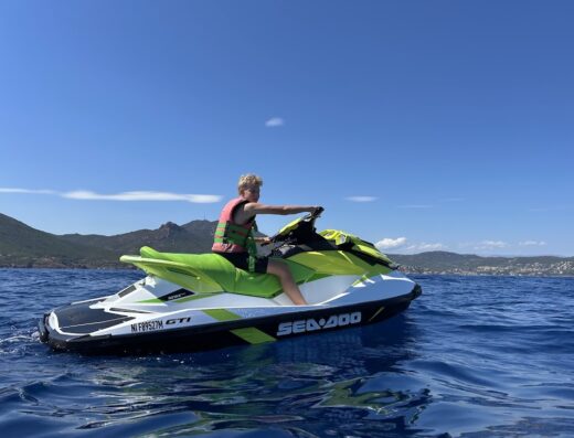 JET STYLE AGAY LOCATION JET SKI BOUÉE TRACTÉE