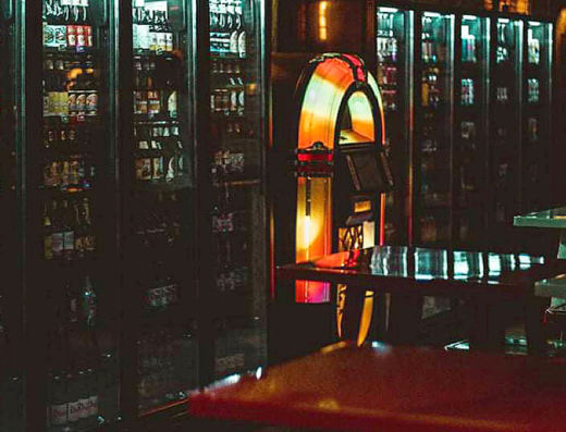 La capsule cave, bar et grossiste