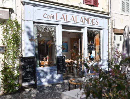 LALALANDES – Café et bar à planches