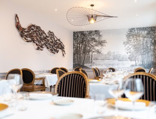 Le Bouche à Oreille