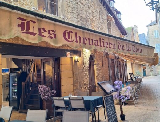 Les Chevaliers de la Tour