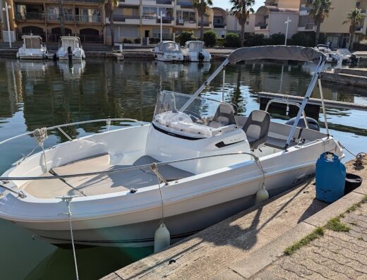 Location bateaux à moteur Le Nautil-Boat