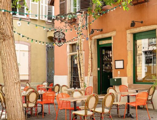 L’Un des Sens | Assiettes gourmandes et canons à partager au bar à vin intimiste du vieux Colmar