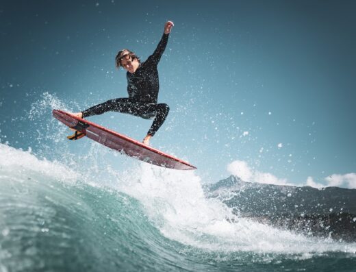 NAUTIC B – Ecole de Surf foil / Wake foil/ Wakeboard/ Ski Nautique & Bouée Tractée Serre Ponçon