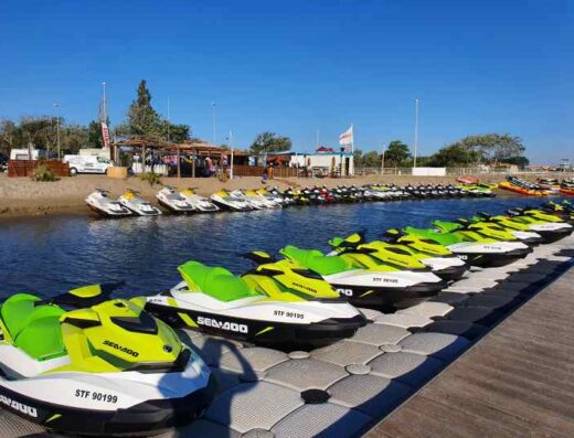 PAPY BALI Jet ski, bouées tractées, paddle et location de bateaux