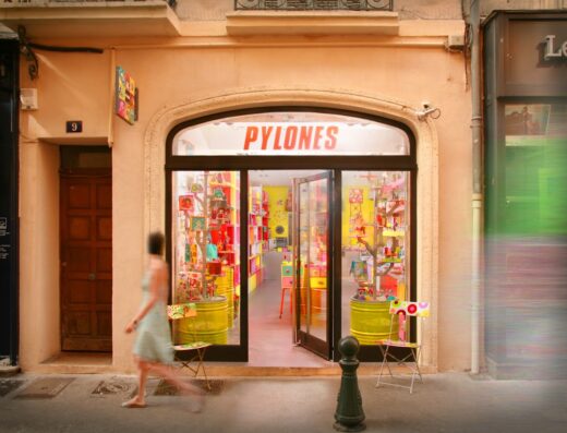 PYLONES