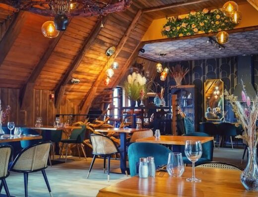 Restaurant “Là-Haut” / Le Mont-dore