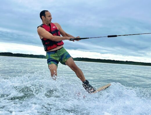 Sanguinet Wake School / Lac de Biscarrosse / Wakeboard, ski nautique et bouée tractée