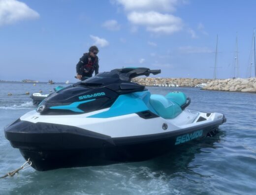 Six fours Jet Ski