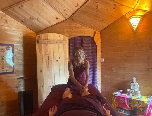 Unis vers l’Etre massages ayurvédiques et sonores, bains de gongs, soins Janzu