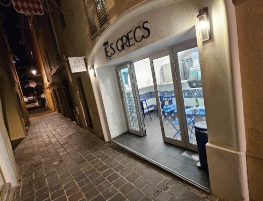 Chez Les Grecs
