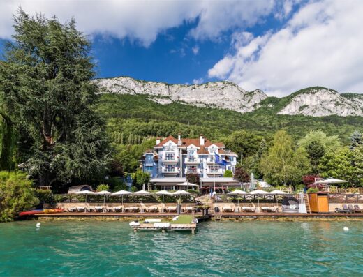 Hôtel et Restaurant La Maison Bleue