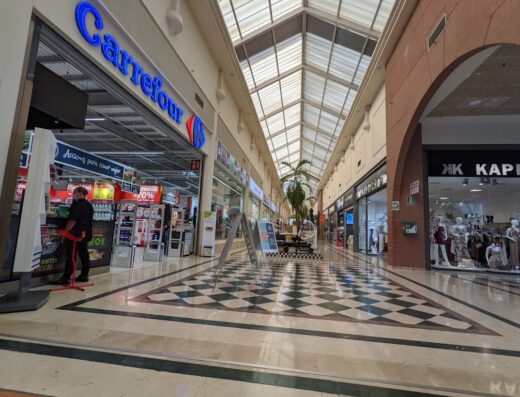 La Trocha mall
