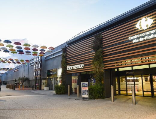 Centre commercial Carrefour Aix-La-Pioline