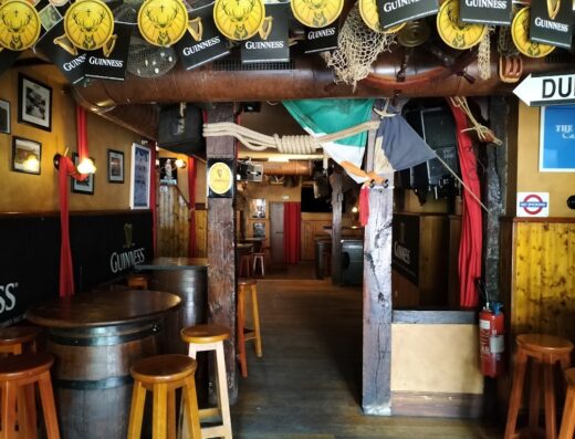 Irish Pub The Quay / Restaurant En Marge