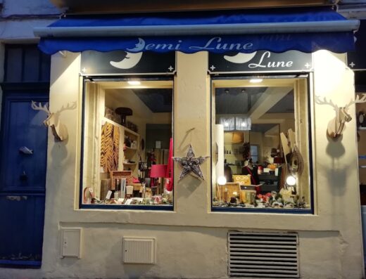 Demi Lune