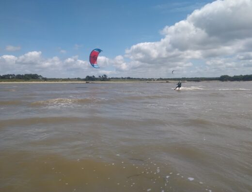 ECOLE DE KITESURF & WING FOIL PLAISIRKITE