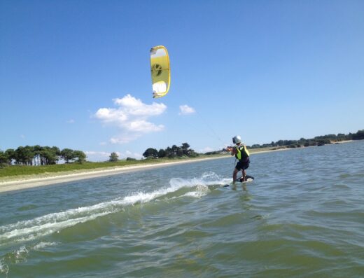 ECOLE DE KITESURF & WING FOIL PLAISIRKITE