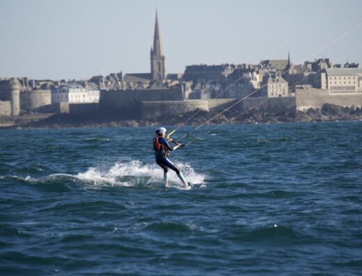 EVORIDE Ecole Kitesurf – Wing foil ( Lancieux – Saint-Malo )