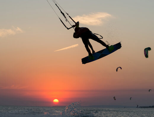 Massilia Kite School – kitesurf, wingfoil, foil tracté & électrique