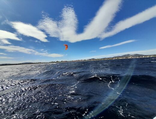 Méd in Kite . Ecole de kitesurf. Wingfoil. Wakeboard ski nautique . Hyères