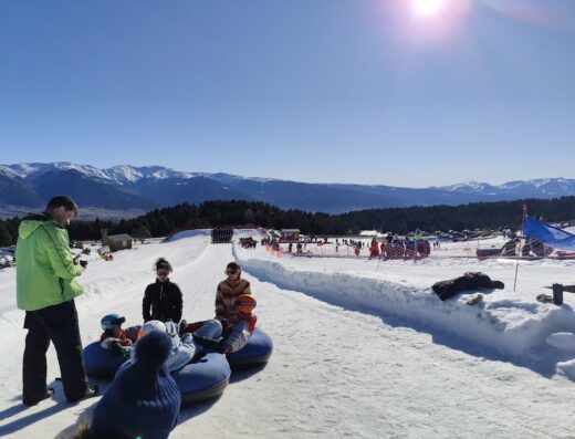 Snowtubing & Luge / trineus