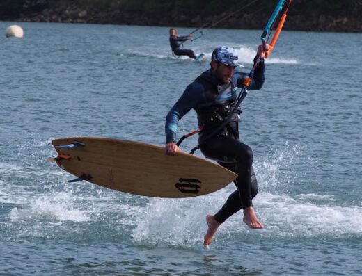 Tregor Kite école kitesurf wingfoil perros guirec